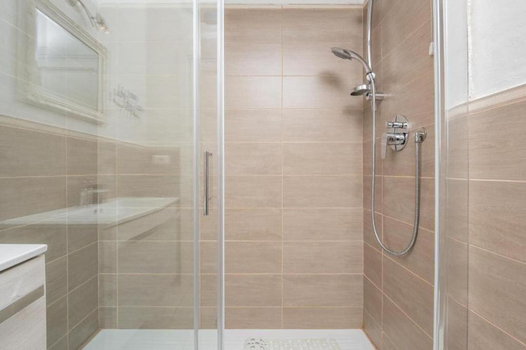 Bellissimo Appartamento Con Veranda Privata Al Centro Di Porto Rotondo Exterior photo