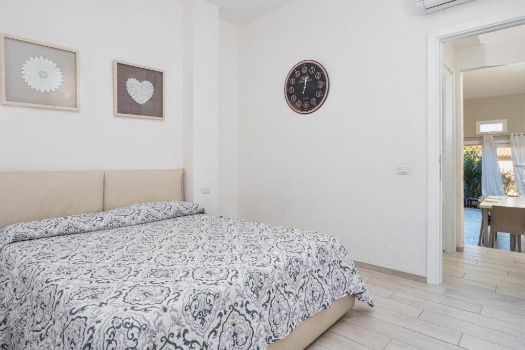 Bellissimo Appartamento Con Veranda Privata Al Centro Di Porto Rotondo Exterior photo